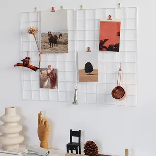 FRIADE Wandgitter-Panel für Foto-Display, Wandaufbewahrung, Organizer, 5 Metall-Clips, 3 S-Haken, 4 Nägel, 4 Kunststoff-Hängeschnallen und 4 Schrauben, Größe 44,5 x 30 cm, 2 Stück (Weiß)