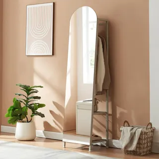 Garderobenspiegel 2-in-1 'Frenraby' Ganzkörperspiegel mit Kleiderstange und 2 Ablagen Metall 165 x 40 x 35 cm Sandfarben - Beige