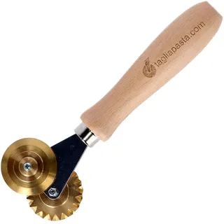 Nudelschneidrad | Frischen Blätterteig schneiden | Doppelte Glatte und gezahnte Klinge | Durchmesser 38 mm in Messing mit Holzgriff | Made in Italy