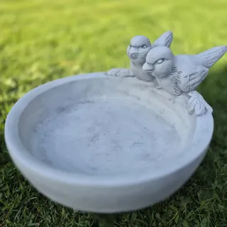 FABRIQ Vogeltränke 36 cm – 7 kg Steinguss – Klassisches Vogelbad mit Vogelmotiv – Wetterfest & frostsicher – Gartendeko