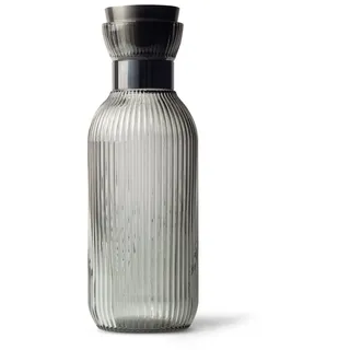 MAMEIDO Wasserkaraffe 1,5 l, Glaskaraffe mit Ausgießer & Sieb, mundgeblasene Karaffe Glas, Wasserkrug mit edler Optik für besondere Anlässe, Karaffen zum Verschenken (Smoke Black)