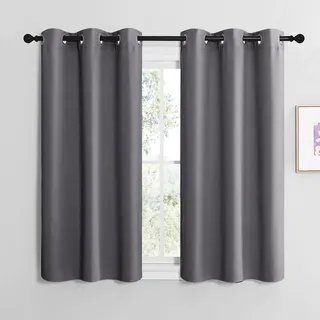 NICETOWN Thermovorhang mit Ösen Vorhang Grau Blickdicht Gardinen Kurz | H137 x B107 cm, 2er Set, Scheibengardinen Blickdicht, Vorhang Wärmeschutz, Gardine für Küche und Schlafzimmer, Sichtschutz