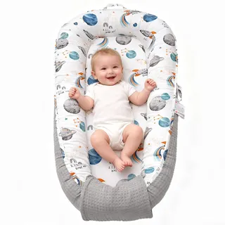 GloTika Babynest Neugeborene Liege mit atmungsaktivem & weichem Bezug für Zuhause und Reisen, niedliches Muster 0-24 Monate Neugeborene Babys Essentials Geschenke, Himmel