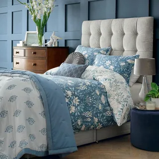 Laura Ashley Bettwasche Parterre Blumen 3-Teilig 200x200cm , Blau , Textil , Floral, Baum/Pflanze/Natur , Füllung: Baumwolle (recycelt) , Rechteckig , 200x200 cm , Oeko-Tex® Made IN Green , Heimtextilien, Kopfpolster & Bettdecken, Bettdecken