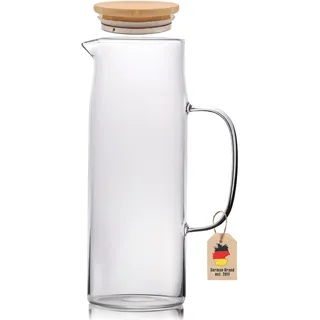 Intirilife Glaskaraffe 1,3 L- Hitzebeständiger Wasserkrug aus Borosilikatglas mit Bambusdeckel – BPA-frei, spülmaschinenfest – Karaffe für Wasser, Tee, Kaffee, Saft & Infused Water, tropffrei, schmal