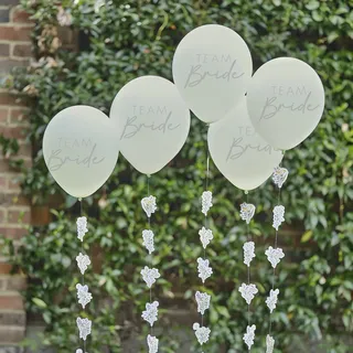 Ginger Ray Ginger RayHellgrüne Latexballons „Team Bride“ mit Blumenschwänzen aus Papier, Dekorationen für den Junggesellinnenabschied, 5er-Pack