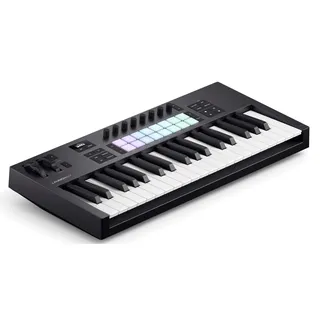 Novation Launchkey 37 [MK4] – Kompaktes USB/MIDI-Controller-Keyboard mit 37 Tasten und DAW-Integration. Akkord- und Skalenmodi, 8 Drum-Pads und Arpeggiator. Inklusive Musikproduktions-Software-Bundle