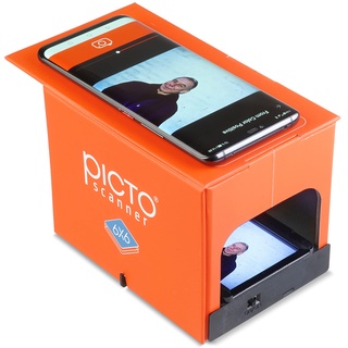 PictoScanner 6x6 - Ist EIN Scanner für 6x6 Filme. Scannen und speichern Sie Ihre 6x6 Negative oder Dias mit Ihrem Smartphone. Der Scanner ist aus, umweltfreundlicher Pappe hergestellt.