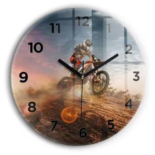 Wallfluent Große Wanduhr – Stilles Quarzuhrwerk - Uhr Dekoration Wohnzimmer Schlafzimmer Küche - Zifferblatt - schwarze Zeiger - 60 cm - Mann auf einem Motorrad - Blau