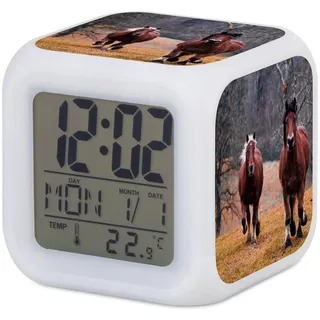 Fabulous Wecker Würfel beleuchtet Weiß – Ponys im Galop Pferde Natur Haustiere – 7,8 x 7,8 x 7,8 cm – Retro Beleuchtung Mehrfarbig LED