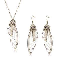 Clearine Schmuckset mit Schmetterling Flügeln Simulation Insekten Feenflügel Anhänger Halskette und Ohrringe Set für Damen Iridescent AB Antiqued Gold-Tone