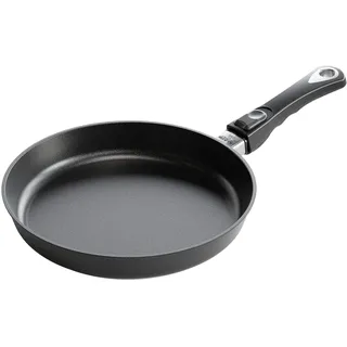 AMT Gastroguss Sonder-Edition Klaus grillt, Ø 28 cm, 5 cm hoch, abnehmbarer Stiel, nachhaltig und klimafreundlich, Wiederbeschichtung möglich, Induktion, AMZN-KG-I-5L28-Z20B