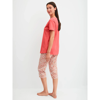Capri-Pyjama CALIDA "Flower Nights", Damen, Gr. L (48/50), rose of sharon, Single Jersey, Obermaterial: 100% Baumwolle, bequem 3/4-Länge, Rundhals, Homewear-Sets Capri-Pyjama, mit Rundhalsausschnitt, in 3/4-Länge mit floralem Muster