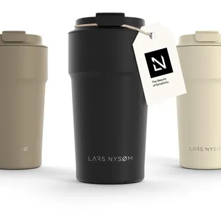 LARS NYSØM Thermo Kaffeebecher to go 500ml | Travel Mug 0,5 Liter mit Isolierung | Auslaufsicherer Edelstahl Thermobecher für Kaffee und Tee unterwegs | Teebecher (Carbon Black, 500ml)