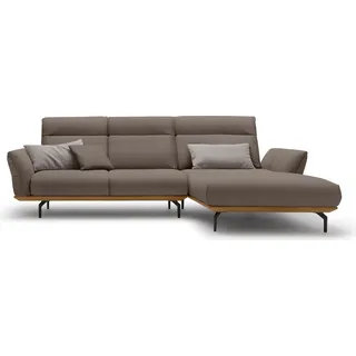 Creation BY ROLF BENZ Ecksofa »CR.460« Sockel in Nussbaum, Winkelfüße in Umbragrau, Breite 298 cm, beige