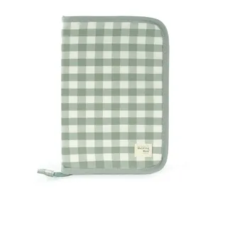 Walking Mum. Geburtsbuch Remy, Baby-Dokumententasche mit transparenten Taschen und Reißverschluss, grün, 19 x 28 x 1 cm