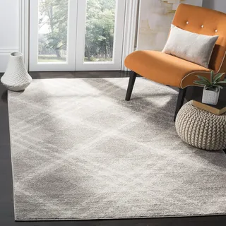 SAFAVIEH Geometrisch Teppich für Wohnzimmer, Esszimmer, Schlafzimmer - Adirondack Collection, Kurzer Flor, Hellgrau und Elfenbein, 155 X 229 cm