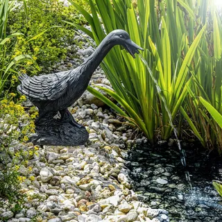 esotec Wasserspeier GANS ERNA mit Solar-Teichpumpe Teichfigur Wasserspiel 101651 - Grau