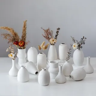 NUPTIO Weiße Kleine Vasen für Tischdeko: Vasen Set Keramik, 15 Stück | Wasserdicht, Moderner Landhausstil/ Boho Deko Blumenvase für Pampasgras, Wohnzimmer, Regal, Couchtisch, Hochzeit