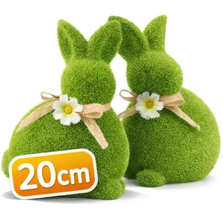 com-four® 2X Dekofigur - Osterhase mit Schleife und Blumen - grüne Hasenfigur aus Keramik - Dekofiguren für Frühling und Ostern - Hasenpaar mit Kunst-Gras überzogen - Osterdeko (02 x Hase-20 cm)