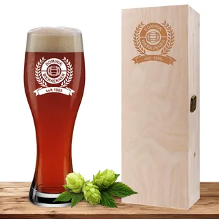 Deitert Weizenglas mit Name und Wunschmotiv graviert inkl. Geschenkbox, Bierglas 0,5l mit gravierter Holzbox, individuelles Geschenk, personalisiertes Weißbierglas - Motiv Biertrinker
