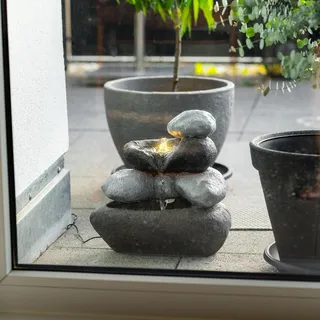 esotec Solar Felsenbrunnen mit Akku + LED Licht Springbrunnen wetterfest 101323 - Grau