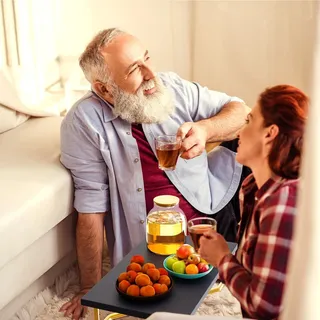 Teekanne Glas 1,6 Liter mit Deckel aus Bambus,Teekanne mit Siebeinsatz im Auslauf,Teekanne aus Borosilikatglas mit Reinigungsbürste,Herdplattensichere Teekanne für heiße und kalte Getränke