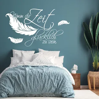 Wandtattoo Loft "Nimm Dir Zeit Glücklich zu Sein." Wandtattoo Sprüche – 30 Farben & 3 Größen – selbstklebender Schriftzug mit Federn, Wandtattoo Schlafzimmer, stilvolle Wanddekoration