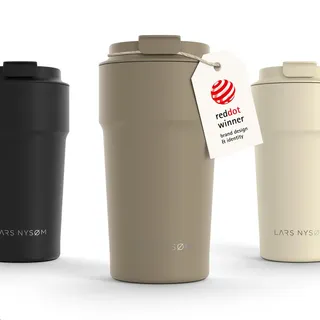 LARS NYSØM Thermobecher 500ml - Kaffeebecher to go - Coffee to go becher | Hält Getränke 4h warm & 8h kalt - Auslaufsicher und spülmaschinenfest - Rutschfester Silikonboden - Ideal für unterwegs