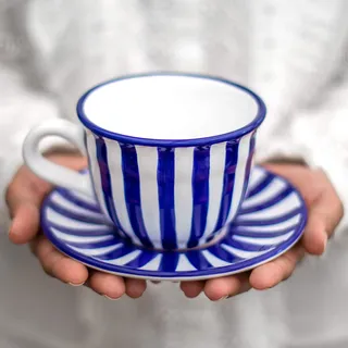 City to Cottage - Keramik Kaffebecher Teetasse 350 ml, Blau-Weiß gestreift Handgemacht Kaffeetasse mit Untertasse, Cappuccino Tasse