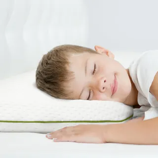 Ferò Kinderkissen 60x40x6 cm aus Tencel Hypoallergen – Für Kinder ab 2 Jahren – Komfort und Sicherheit für einen ruhigen Schlaf – Weicher und atmungsaktiver natürlicher Memory-Schaum Oeko-TEX