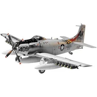TAMIYA 300061058 - USN Douglas A1-H Skyraider Navy Blue 1:48