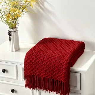 CREVENT Farmhouse Boho Strickdecke für Couch, Sofa, Sessel, Bett, Wohnraumdekoration, weich, warm, kuschelig, leicht, für Frühling, Sommer, Herbst (127 cm x 152 cm, weihnachtliches Rot)