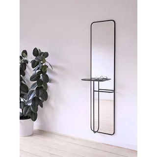 Minimalistischer Wandspiegel mit integriertem Regal für Accessoires
