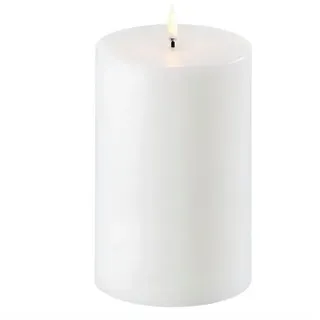 uYuni LED Stumpenkerze 10,1 x 15 cm weiß