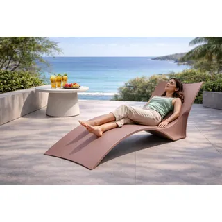 Elegante Gartenliege in Braun ergonomisch und ideal zum Relaxen.